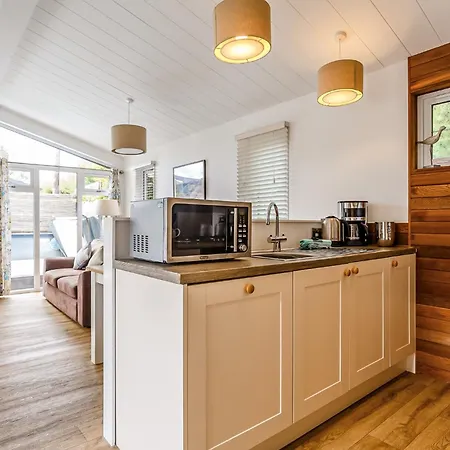 Mullion Cove Coastal Retreat * Mullion