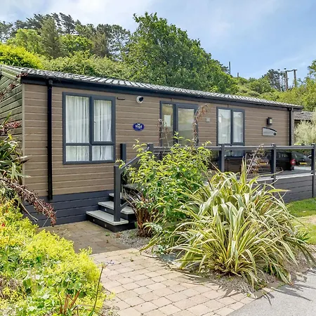 Mullion Cove Coastal Retreat * Mullion