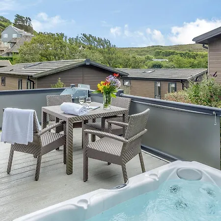 Mullion Cove Coastal Retreat Holiday park